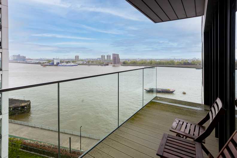 2 bedrooms apartments/flats to sale in Duke of Wellington Avenue, Royal Arsenal Riverside, Woolwich-image 2