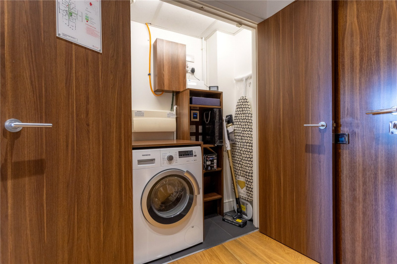 1 bedroom apartments/flats to sale in Dickens Yards, Longfield Avenue, Ealing-image 9