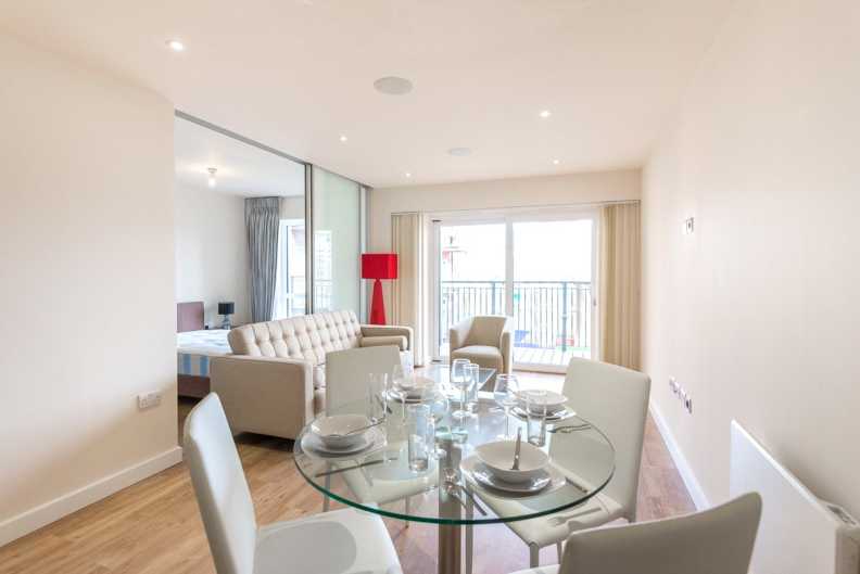 2 bedrooms apartments/flats to sale in Boulevard Drive, Beaufort Park, Colindale-image 6