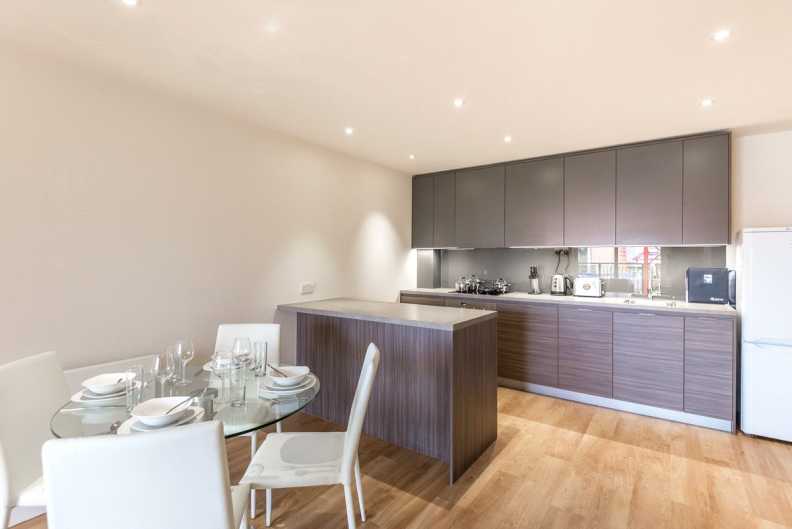 2 bedrooms apartments/flats to sale in Boulevard Drive, Beaufort Park, Colindale-image 4