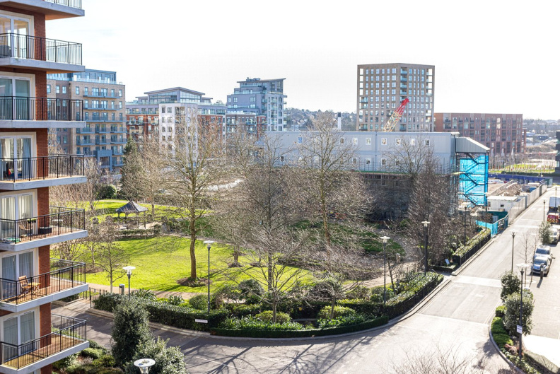 Studio apartments/flats to sale in Ascent House, 35 Boulevard Drive, Colindale-image 9