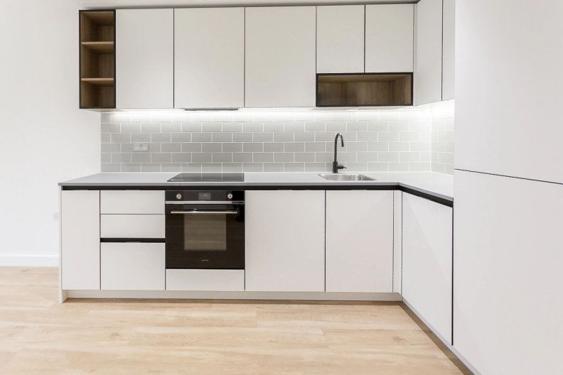 1 bedroom apartments/flats to sale in Beaufort Square, Beaufort Park, Colindale-image 1