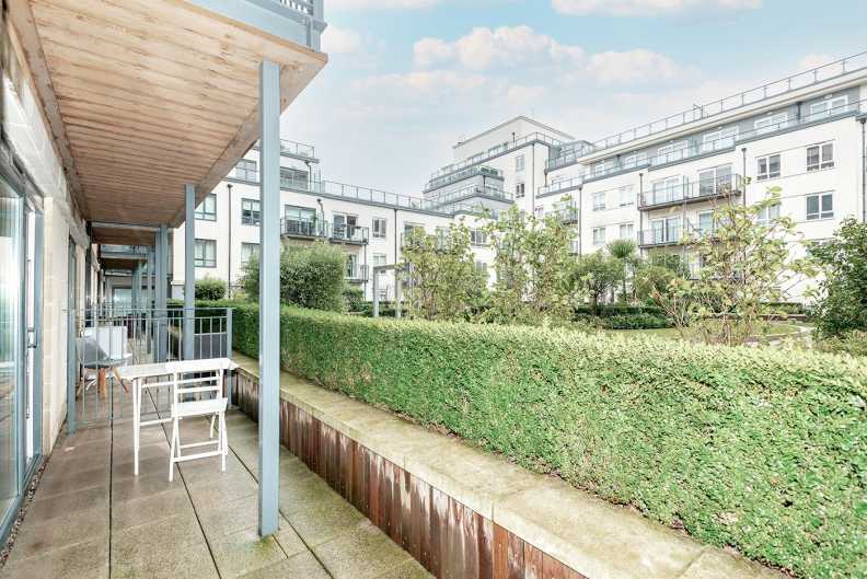Studio apartments/flats to sale in Boulevard Drive, Beaufort Park, Colindale-image 3