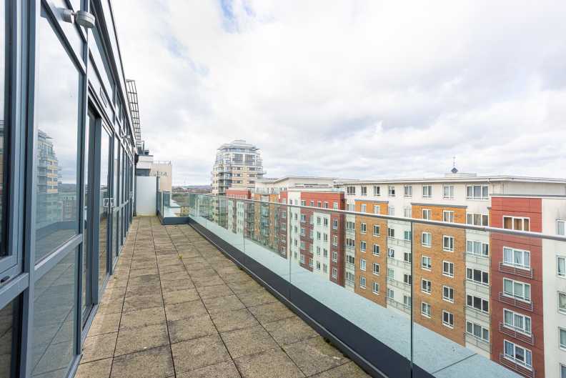 3 bedrooms apartments/flats to sale in Carleton House, 20 Boulevard Drive, Beaufort Park-image 20