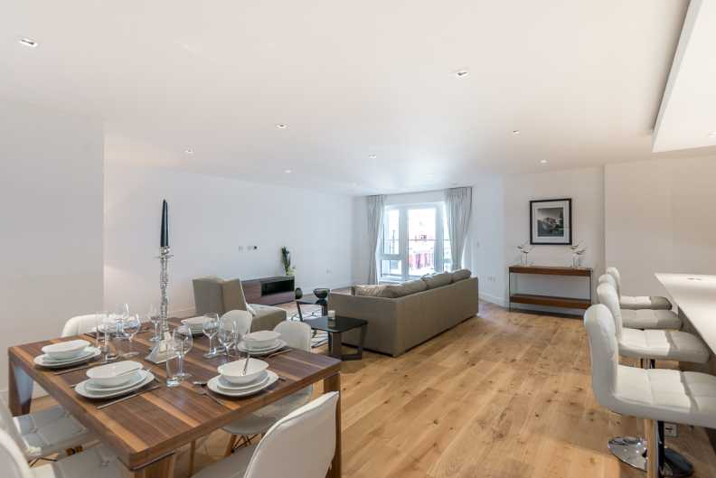 2 bedrooms apartments/flats to sale in Kew Bridge Road, Brentford-image 9