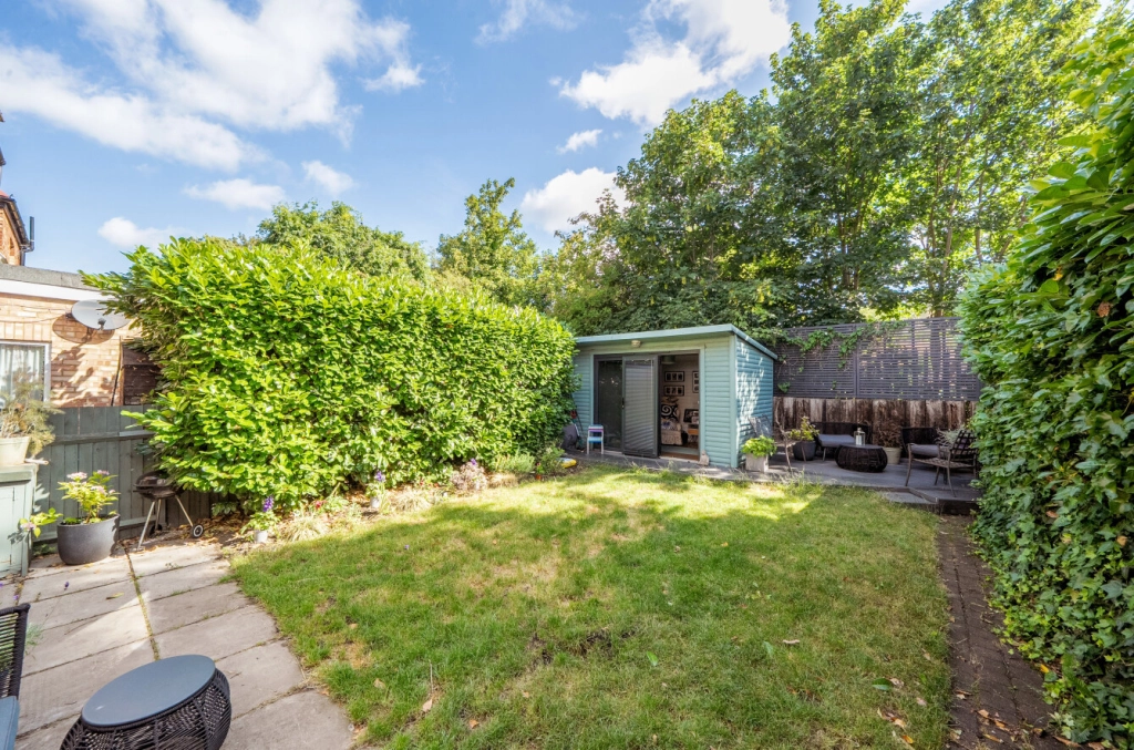 2 bedrooms apartments/flats for sale in Fordwych Road, West Hampstead Borders - NW2 view 2