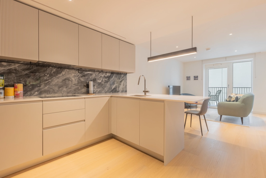 1 bedroom apartments/flats for sale in Fountain Park Way, White City - W12 view 11