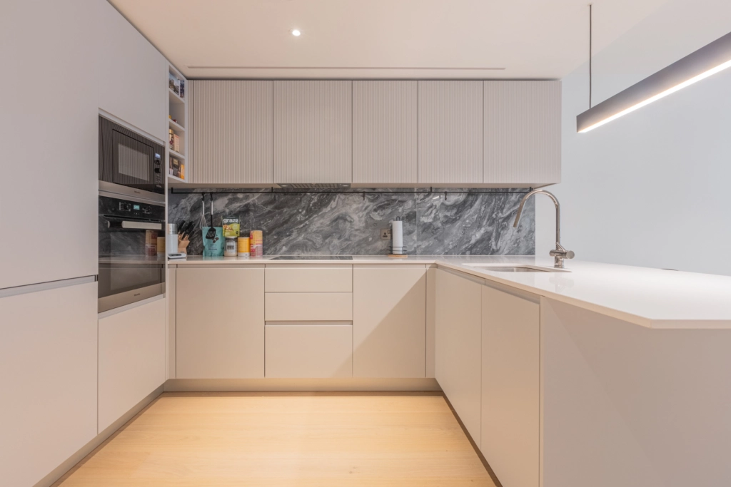 1 bedroom apartments/flats for sale in Fountain Park Way, White City - W12 view 3