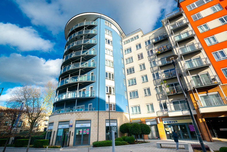 1 bedroom apartments/flats to sale in Arctic House, 3 Heritage Avenue, London-image 1