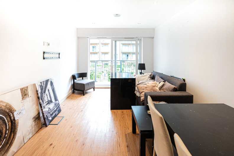 1 bedroom apartments/flats to sale in Heritage Avenue, Beaufort Park, Colindale-image 4