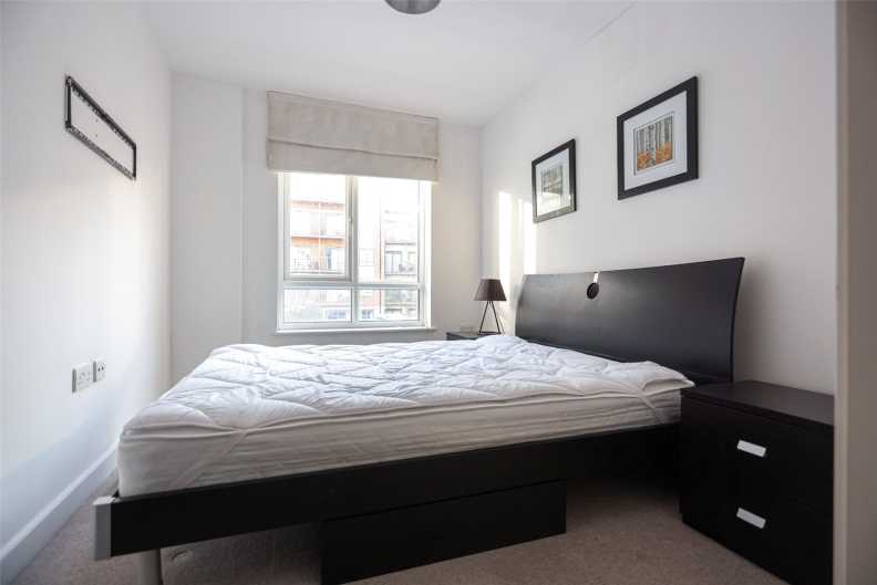 1 bedroom apartments/flats to sale in Heritage Avenue, Beaufort Park, Colindale-image 4