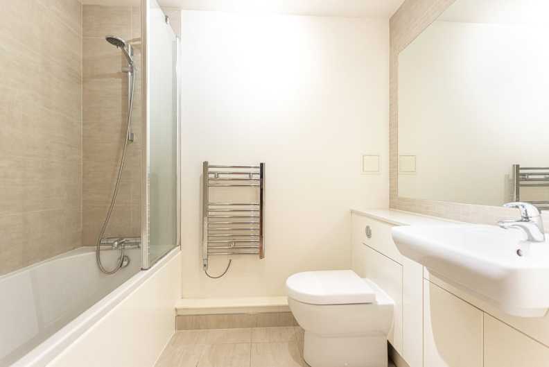 1 bedroom apartments/flats to sale in Curtiss House, 27 Heritage Avenue, Colindale-image 8