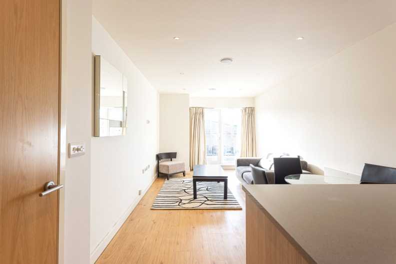 1 bedroom apartments/flats to sale in Curtiss House, 27 Heritage Avenue, Colindale-image 17