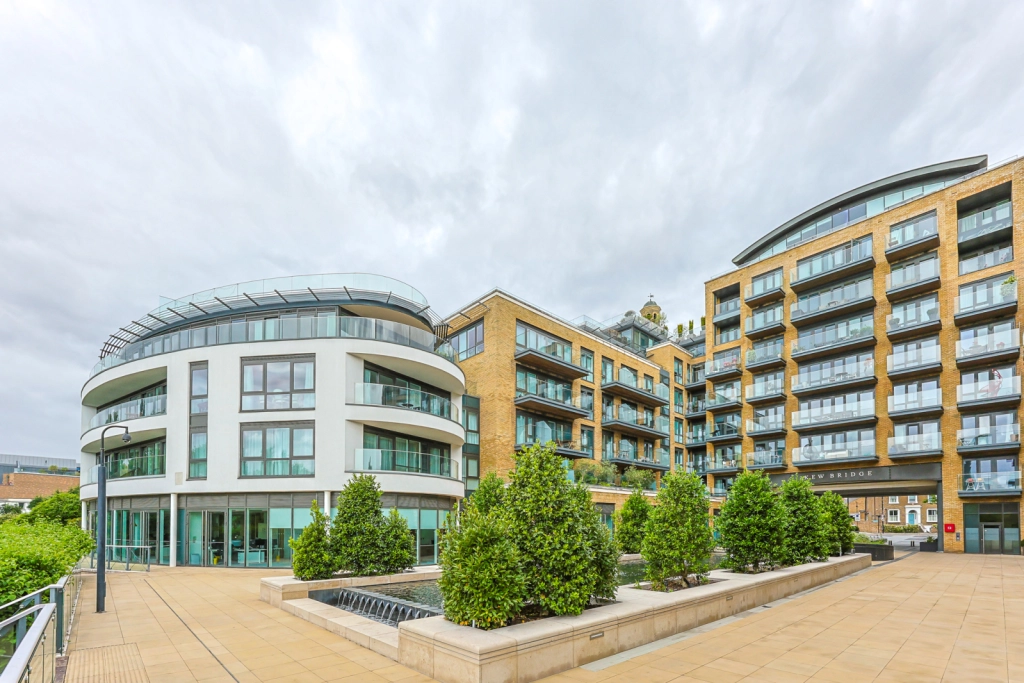 2 bedrooms apartments/flats for sale in Kew Bridge Road, Brentford - TW8 view 15