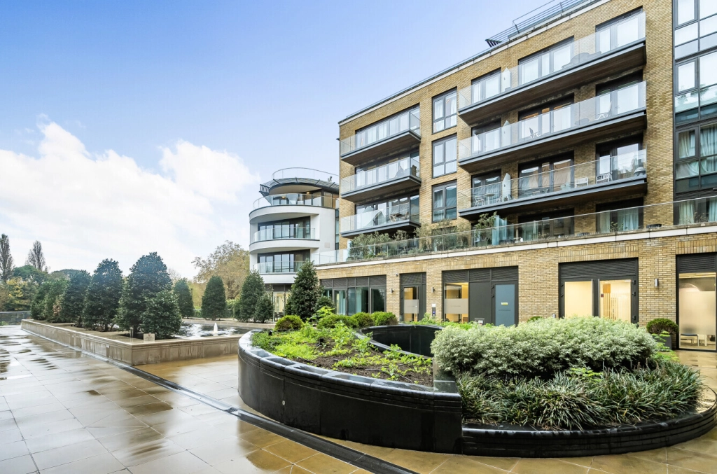 2 bedrooms apartments/flats for sale in Kew Bridge Road, Brentford - TW8 view 8