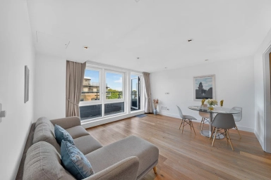 Kew Bridge Road, Brentford - TW8 view 15
