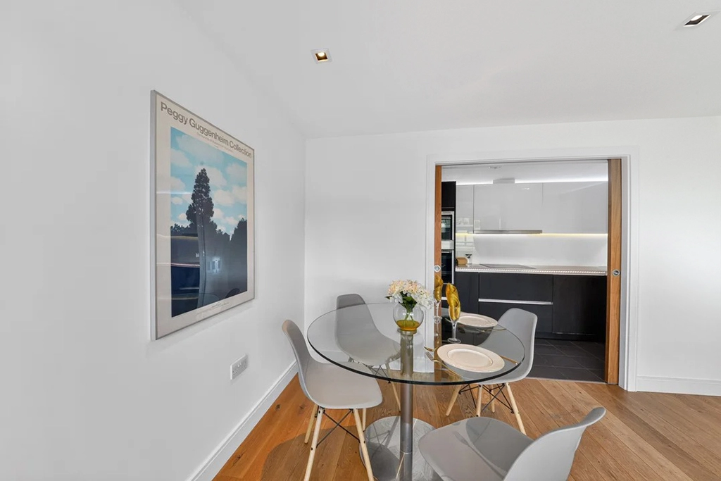 2 bedrooms apartments/flats for sale in Kew Bridge Road, Brentford - TW8 view 16