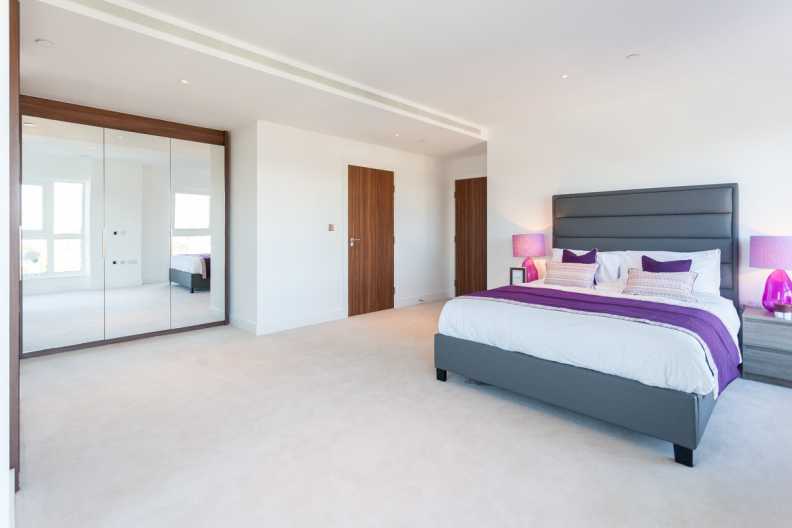 3 bedrooms apartments/flats to sale in Vista House, Dickens Yard, Longfield Avenue-image 6