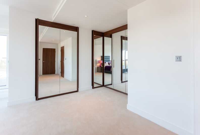 3 bedrooms apartments/flats to sale in Longfield Avenue, Ealing-image 16