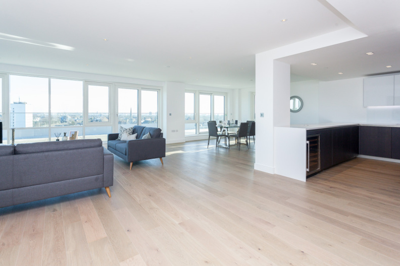 3 bedrooms apartments/flats to sale in Longfield Avenue, Ealing-image 19