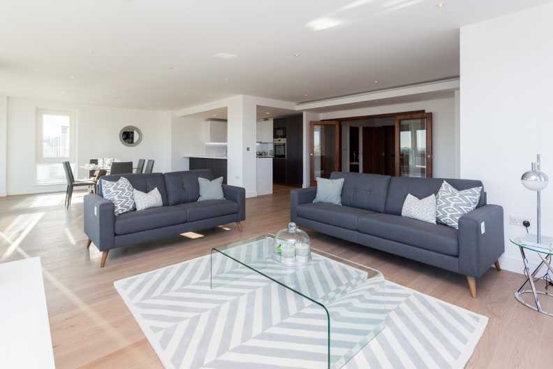 3 bedrooms apartments/flats to sale in Vista House, Dickens Yard, Longfield Avenue-image 16