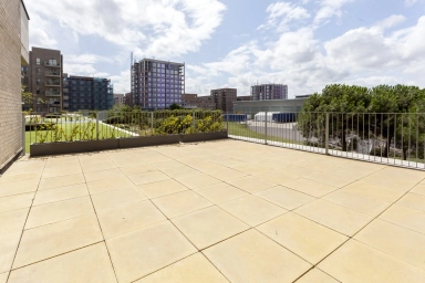 Magellan Boulevard, Gallions Reach - E16 view 7