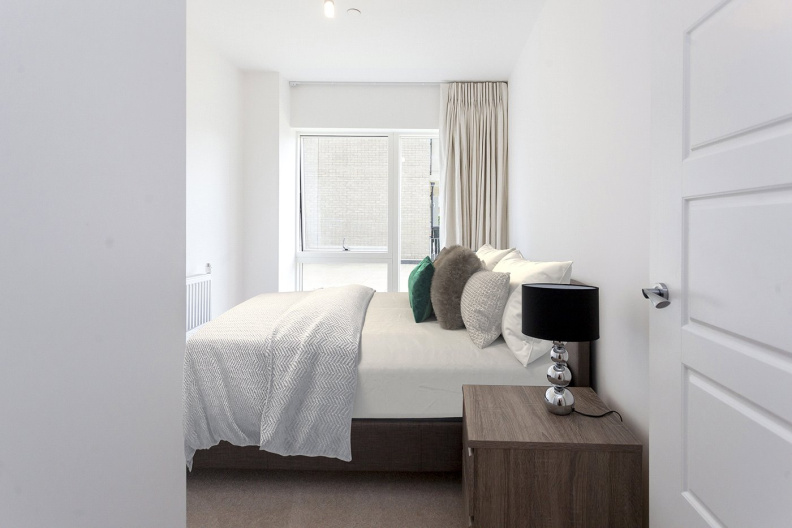 2 bedrooms apartments/flats to sale in Magellan Boulevard, Gallions Reach-image 4