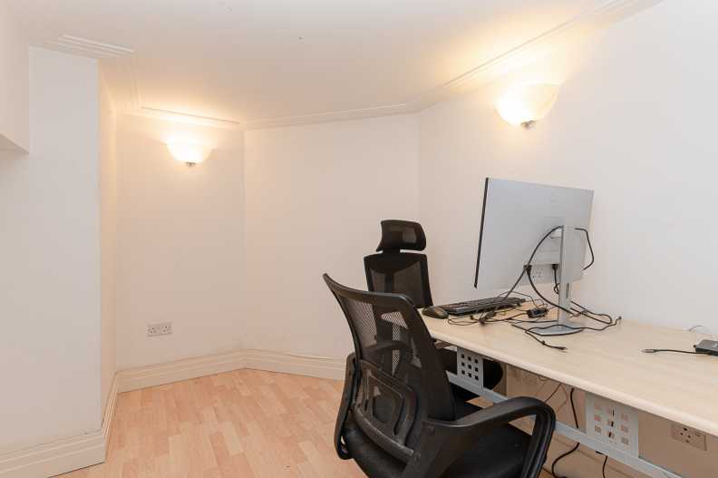2 bedrooms apartments/flats to sale in Prescot Street, London-image 20