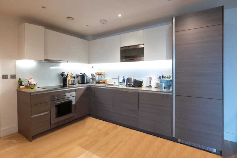 2 bedrooms apartments/flats to sale in Silverworks Close, Colindale-image 4