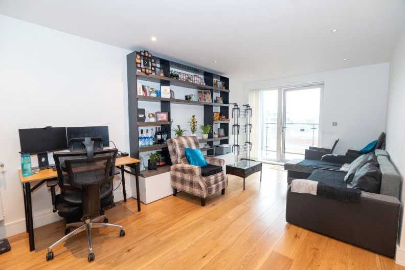 2 bedrooms apartments/flats to sale in Silverworks Close, Colindale-image 3