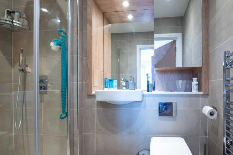 2 bedrooms apartments/flats to sale in Silverworks Close, Colindale-image 8