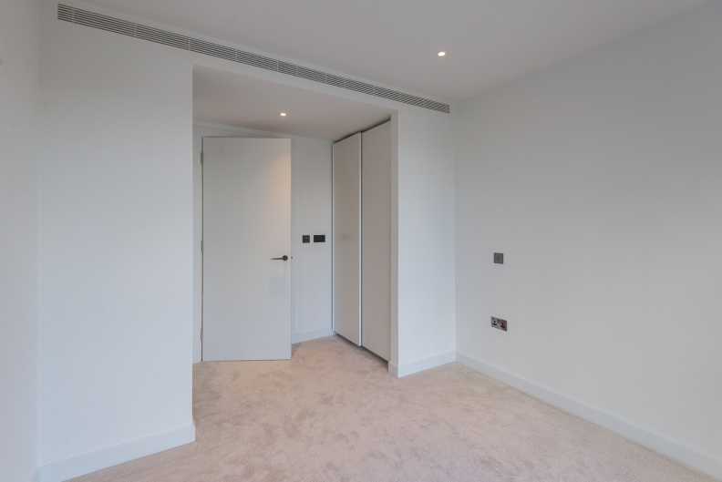 1 bedroom apartments/flats to sale in Fountain Park Way, White City-image 4