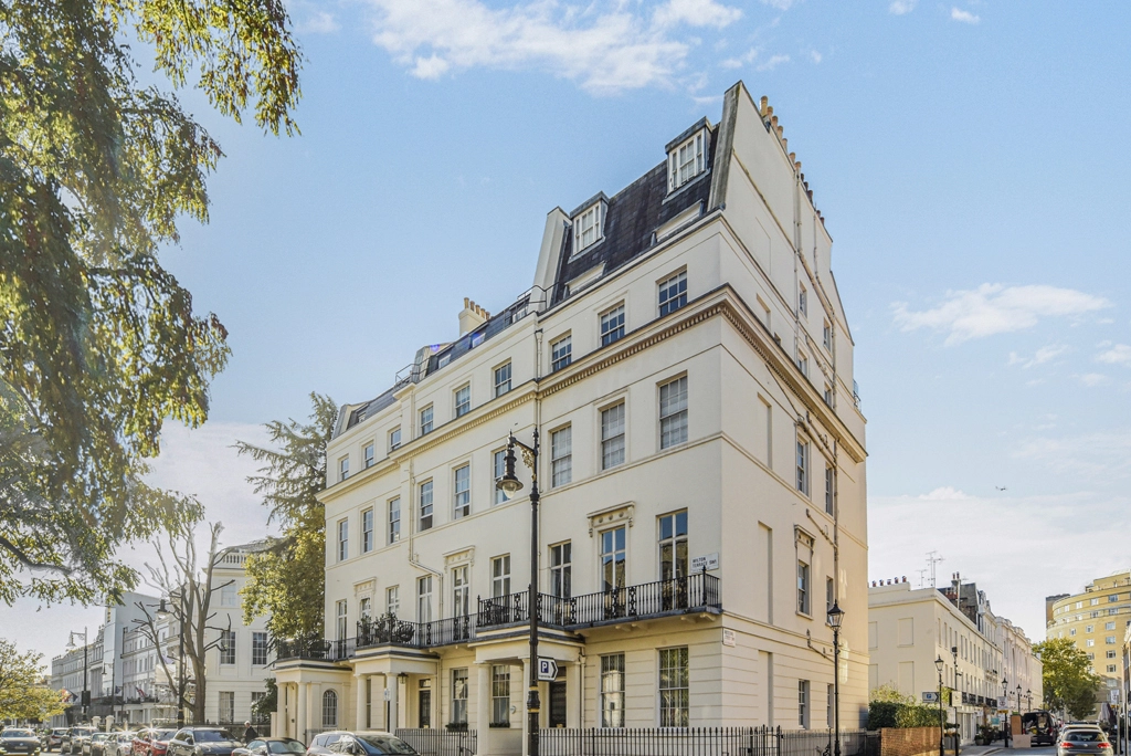 2 bedrooms apartments/flats for sale in Wilton Terrace, Belgravia - SW1X view 1