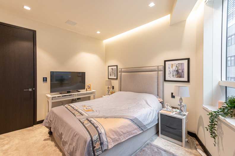 1 bedroom apartments/flats for sale in Earls Way, Tower Bridge - SE1 view 4