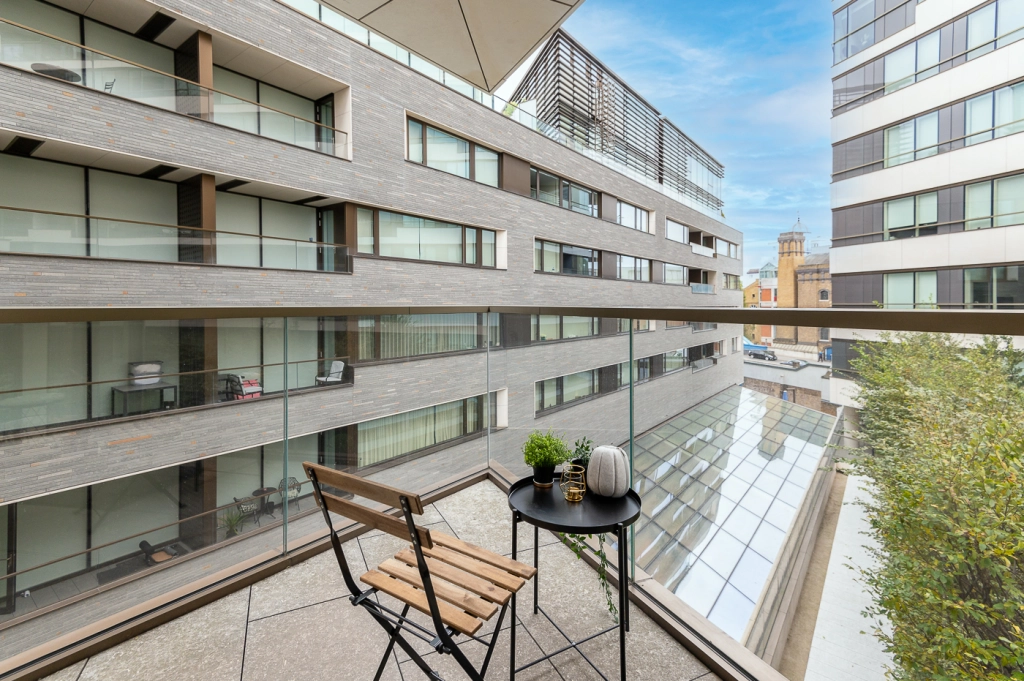 1 bedroom apartments/flats for sale in Earls Way, Tower Bridge - SE1 view 5