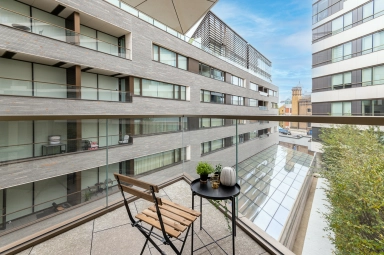 Earls Way, Tower Bridge - SE1 view 5