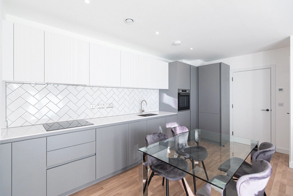 1 bedroom apartments/flats for sale in Cedrus Avenue, Southall - UB1 view 7