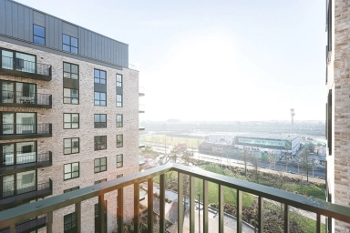 Cedrus Avenue, Southall - UB1 view 9