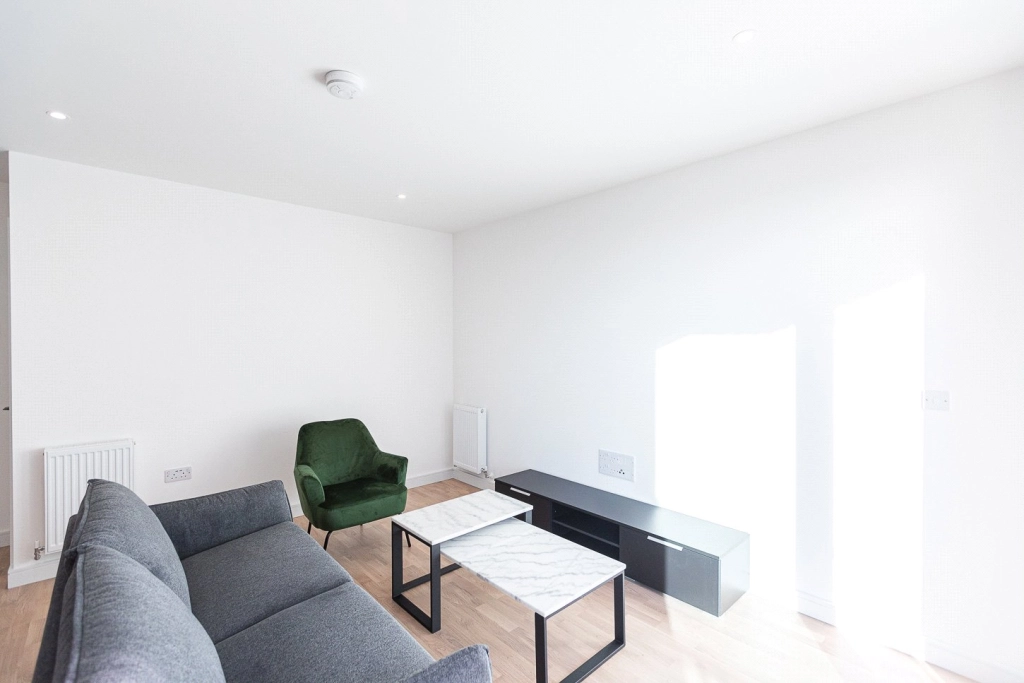 1 bedroom apartments/flats for sale in Cedrus Avenue, Southall - UB1 view 5