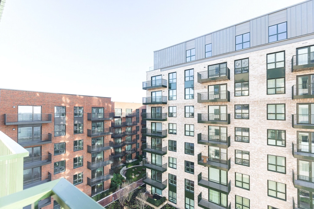 1 bedroom apartments/flats for sale in Cedrus Avenue, Southall - UB1 view 10