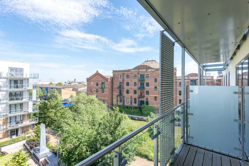 1 bedroom apartments/flats to sale in Seven Sea Gardens, Poplar-image 6