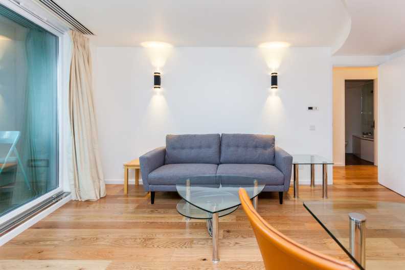1 bedroom apartments/flats to sale in Westminster Bridge Road, Lambeth, London-image 2