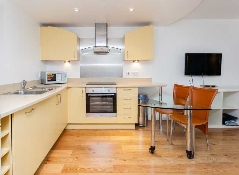 1 bedroom apartments/flats to sale in Westminster Bridge Road, Lambeth-image 3