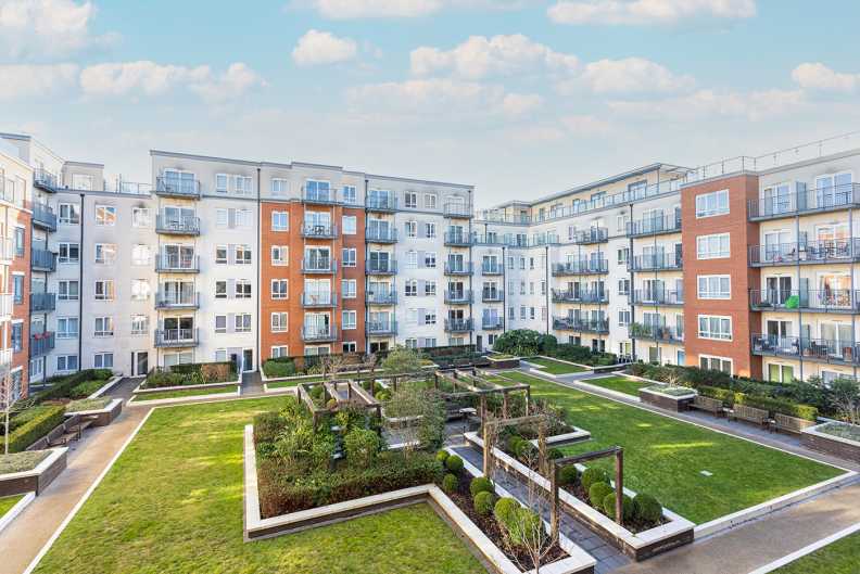 2 bedrooms apartments/flats to sale in Ellyson House, 4 East Drive, London-image 6