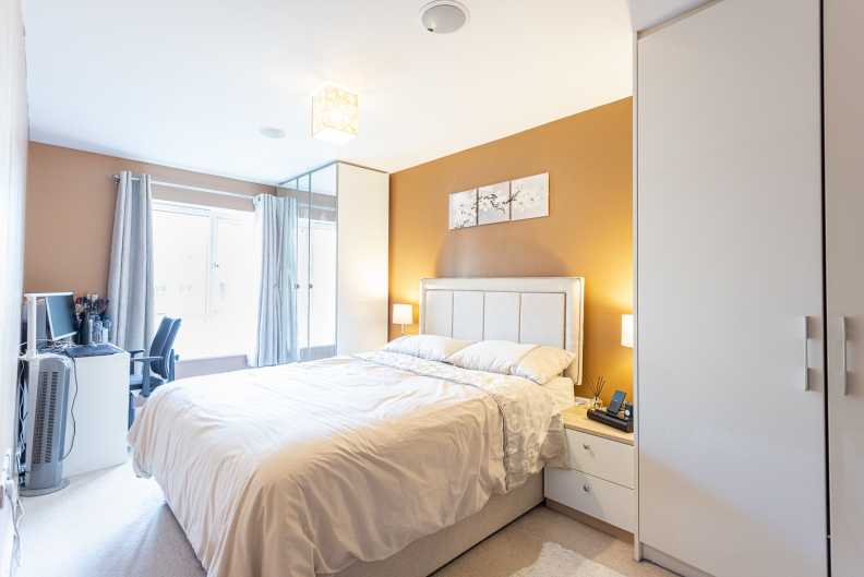 2 bedrooms apartments/flats to sale in Ellyson House, 4 East Drive, London-image 7
