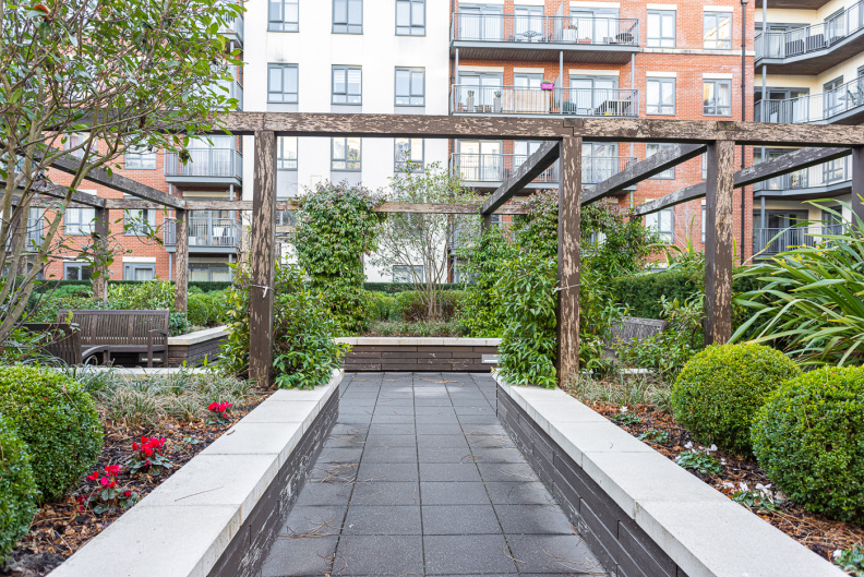 2 bedrooms apartments/flats to sale in Ellyson House, 4 East Drive, London-image 12