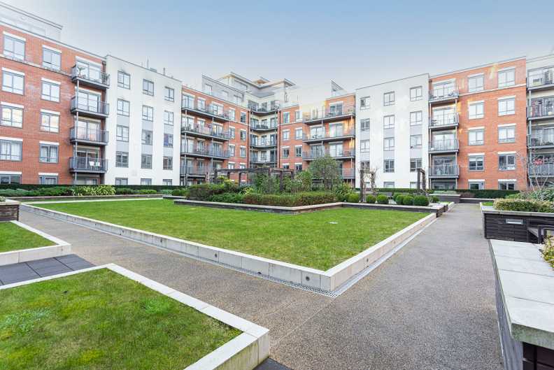 2 bedrooms apartments/flats to sale in Ellyson House, 4 East Drive, London-image 16