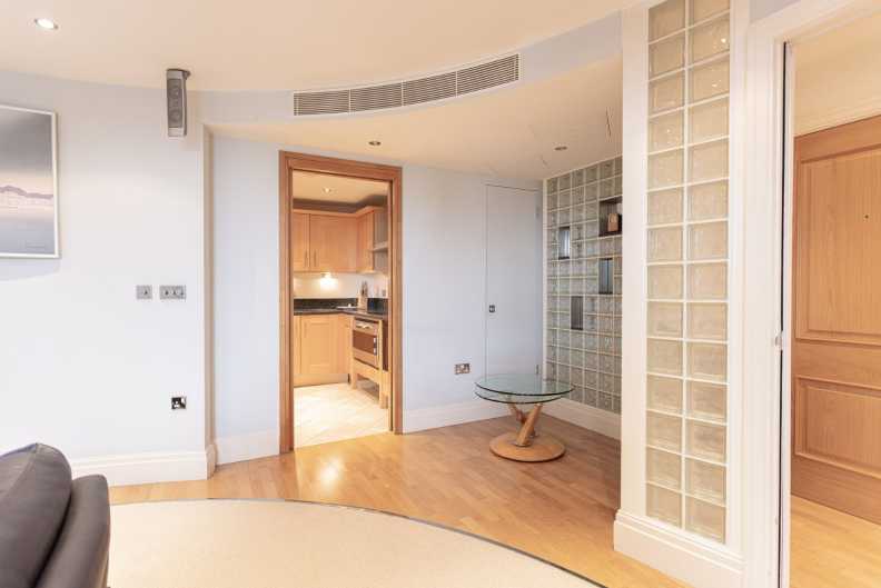 2 bedrooms apartments/flats to sale in Harbour Reach, Imperial Wharf-image 15