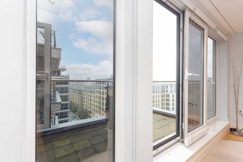 2 bedrooms apartments/flats to sale in Harbour Reach, Imperial Wharf-image 17