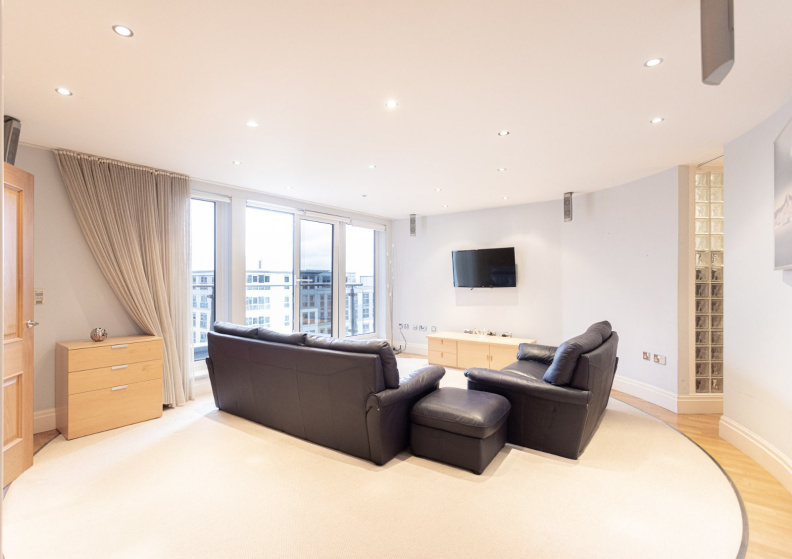 2 bedrooms apartments/flats to sale in Harbour Reach, Imperial Wharf-image 12